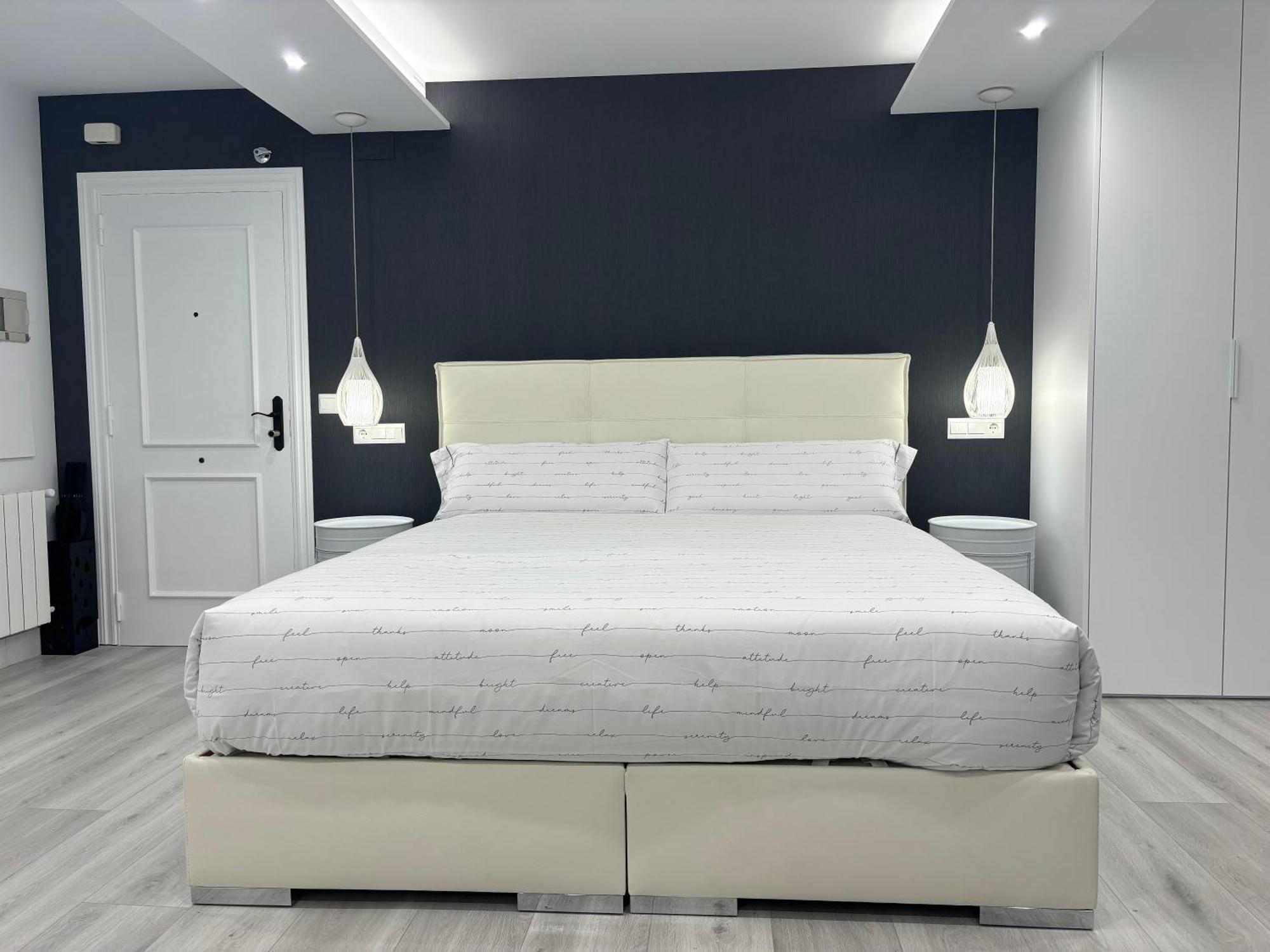Black And White Suite Cervantes Castro Urdiales Ngoại thất bức ảnh